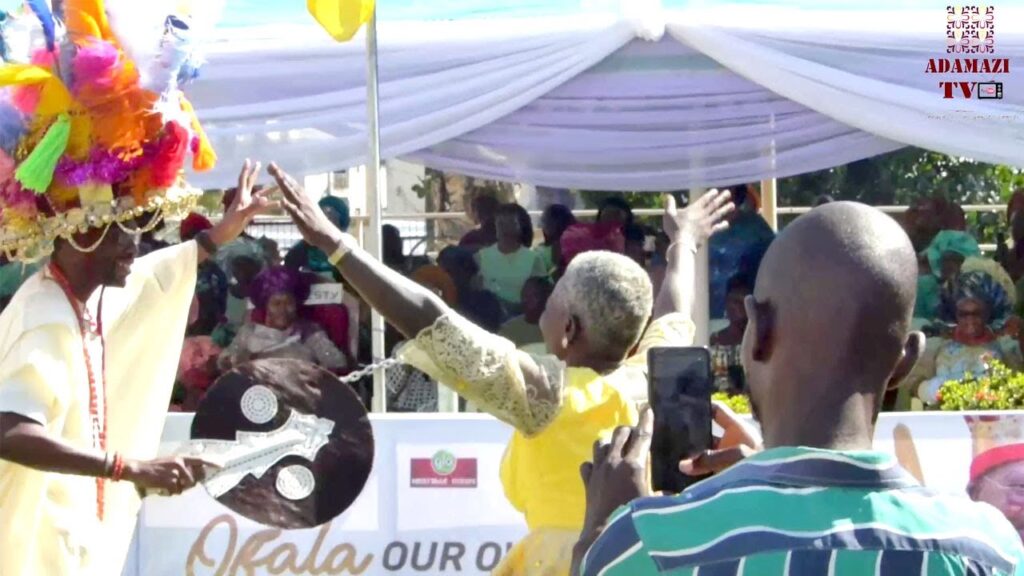 image for ofala onitsha: watch the moment nnamdi azikiwe's son molokwu azikiwe stormed ofala onitsha 2024